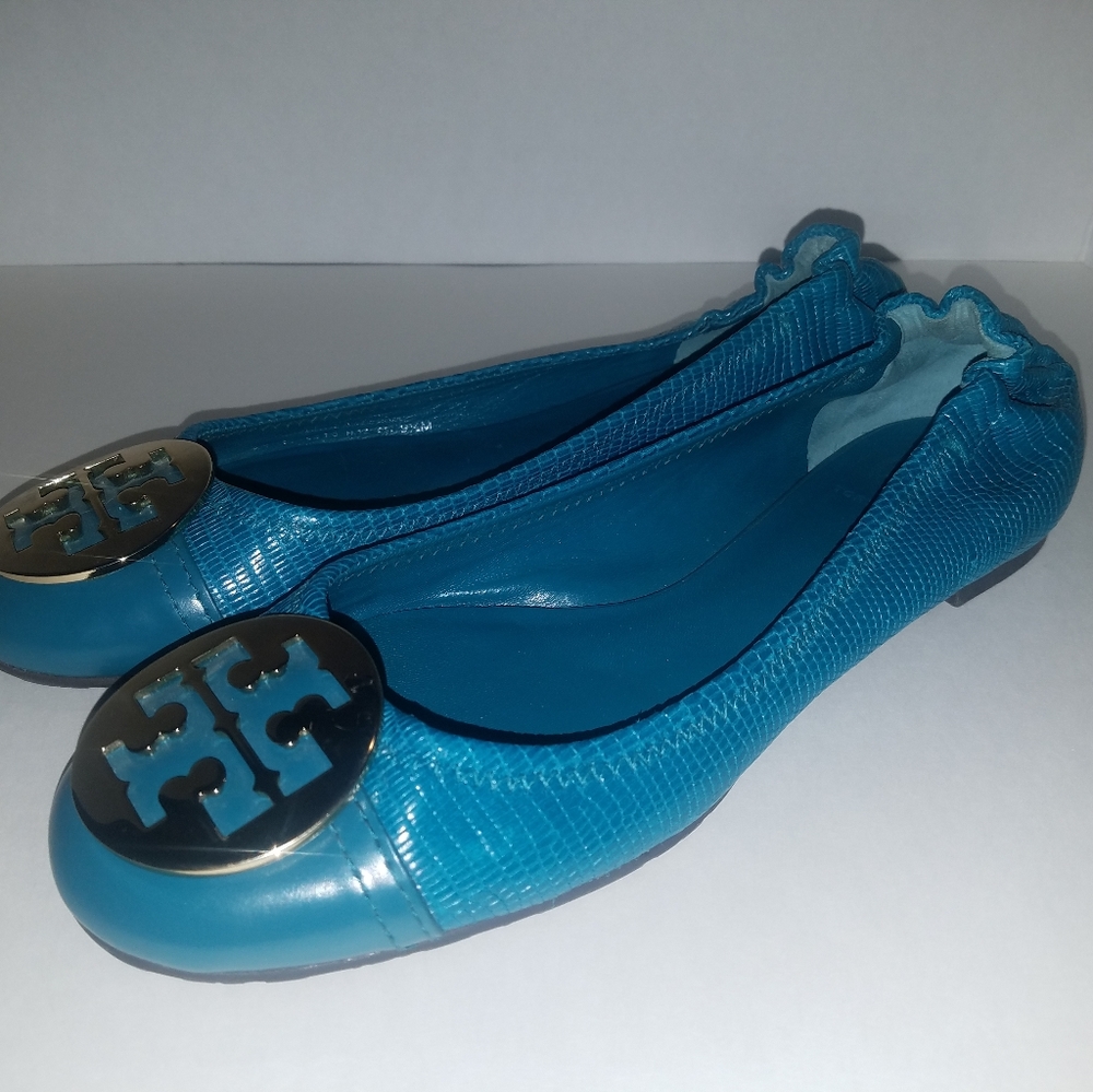 Tory Burch Flats. Size 9 1/2M. New. Blue.